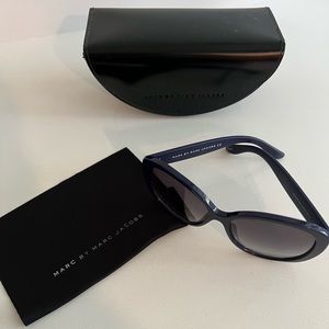 Marc Jacobs oversized sunglasses